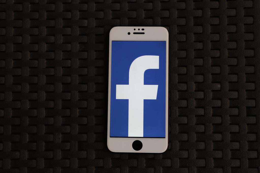 iphone, smartphone, social media, phone, mobile phone, icon, display, app, social networks, internet, social, facebook